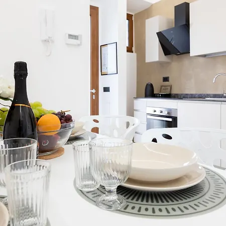 Apartment Gemma House - 100mt To Metro Station, 2 En-suite Bathrooms Rome
