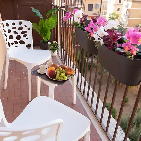Gemma House - 100mt To Metro Station, 2 En-suite Bathrooms Apartment *