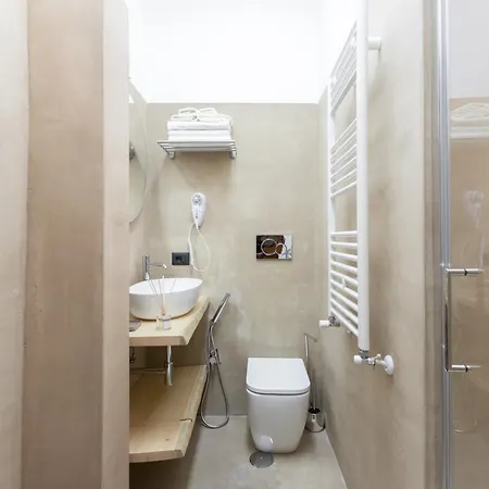 Gemma House - 100mt To Metro Station, 2 En-suite Bathrooms Apartment *