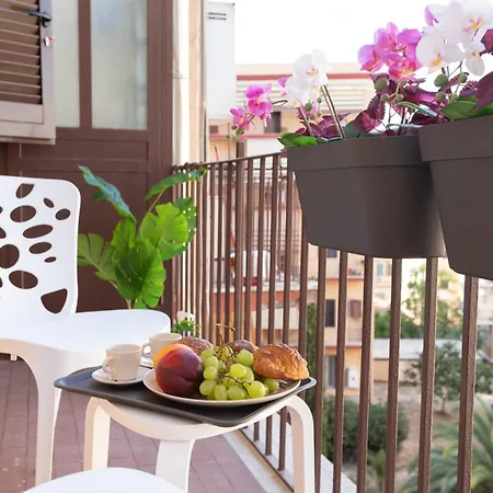 Gemma House - 100mt To Metro Station, 2 En-suite Bathrooms Apartment *